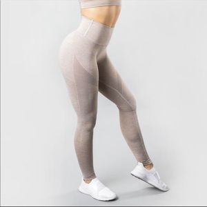 ALPHALETE Aero leggings Size M